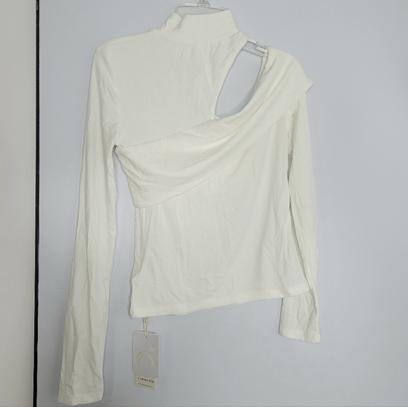 SOLD- NWT Commense White Assymetrical Cutout Mock Neck Long Sleeve Ribbed Top - Picture 6 of 8
